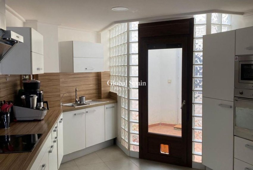 Venta - VILLA -
TORREVIEJA - Centro - Muelle Pesquero