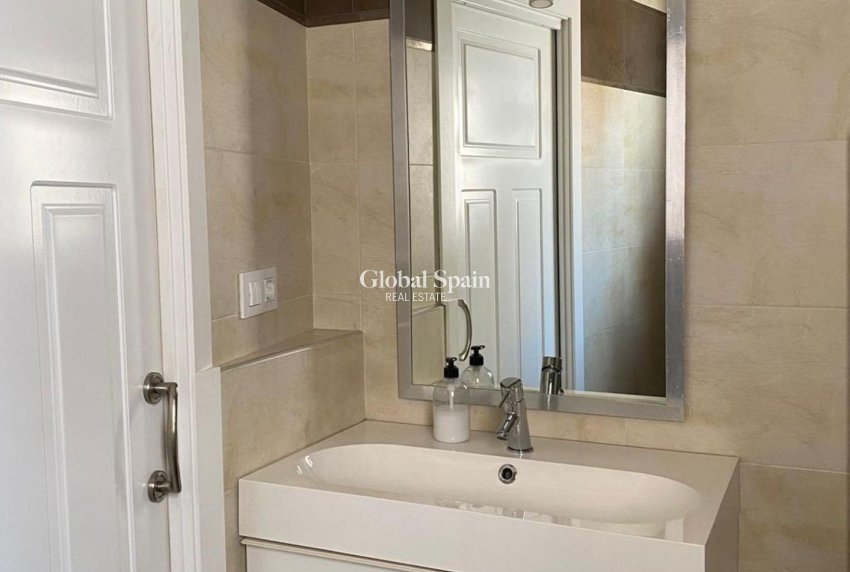 Venta - VILLA -
TORREVIEJA - Centro - Muelle Pesquero