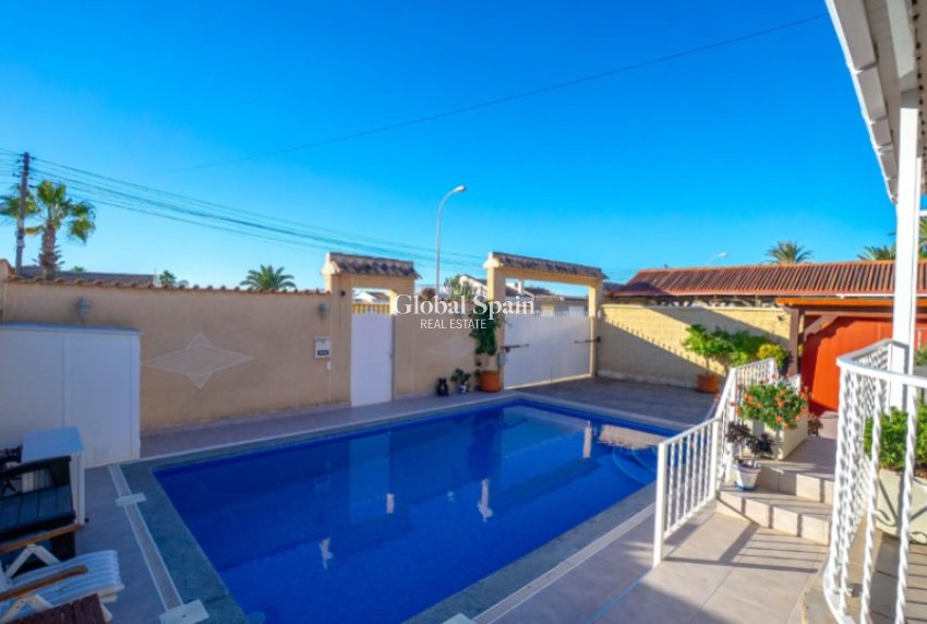 Venta - VILLA -
TORREVIEJA - Costa Blanca