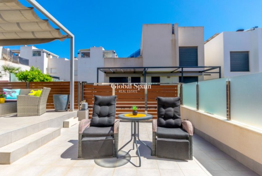 Venta - VILLA -
TORREVIEJA - Costa Blanca