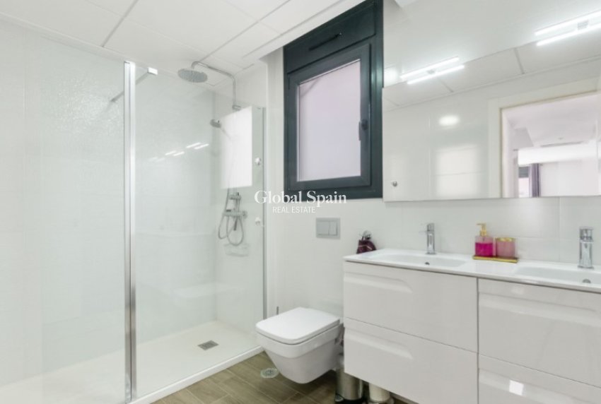 Venta - VILLA -
TORREVIEJA - Costa Blanca