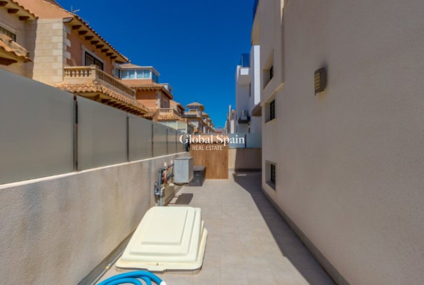 Venta - VILLA -
TORREVIEJA - Costa Blanca