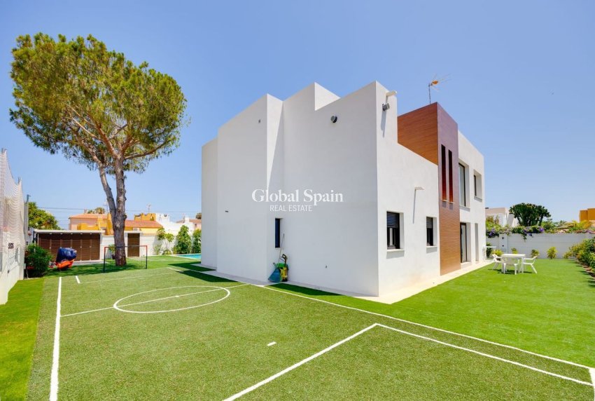 Venta - VILLA -
TORREVIEJA - Costa Blanca