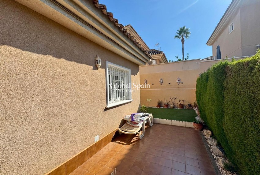 Venta - VILLA -
TORREVIEJA - Costa Blanca