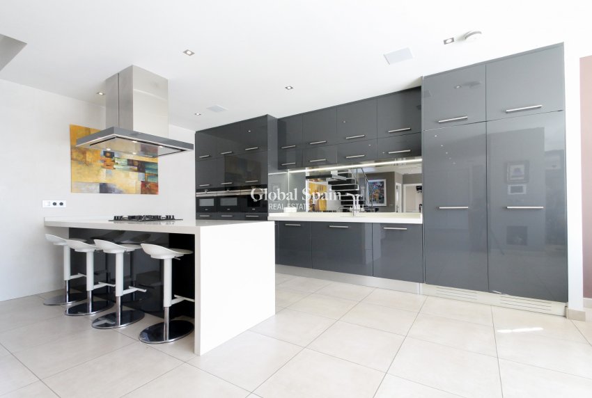 Venta - VILLA -
TORREVIEJA - Costa Blanca