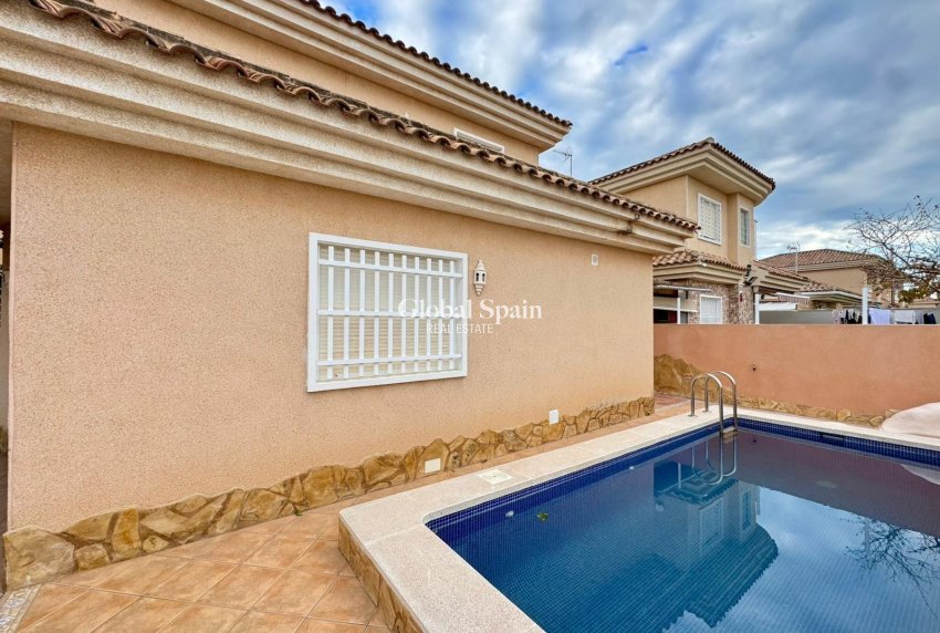 Venta - VILLA -
TORREVIEJA - Costa Blanca