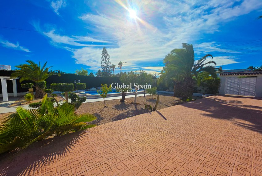 Venta - VILLA -
TORREVIEJA - Costa Blanca