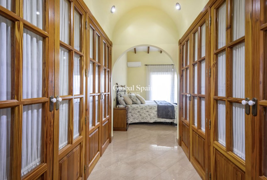 Venta - VILLA -
TORREVIEJA - Costa Blanca