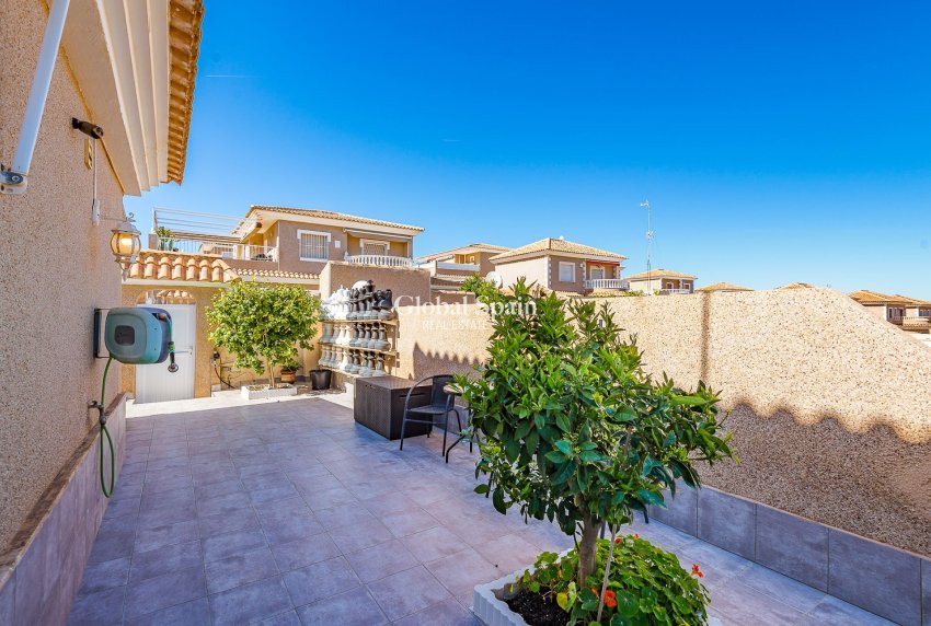 Venta - VILLA -
TORREVIEJA - Costa Blanca