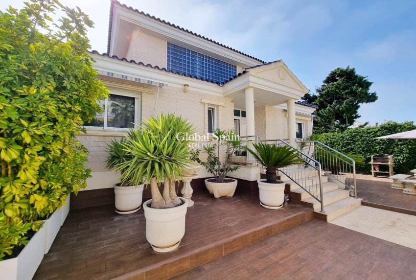 Venta - VILLA -
TORREVIEJA - Costa Blanca