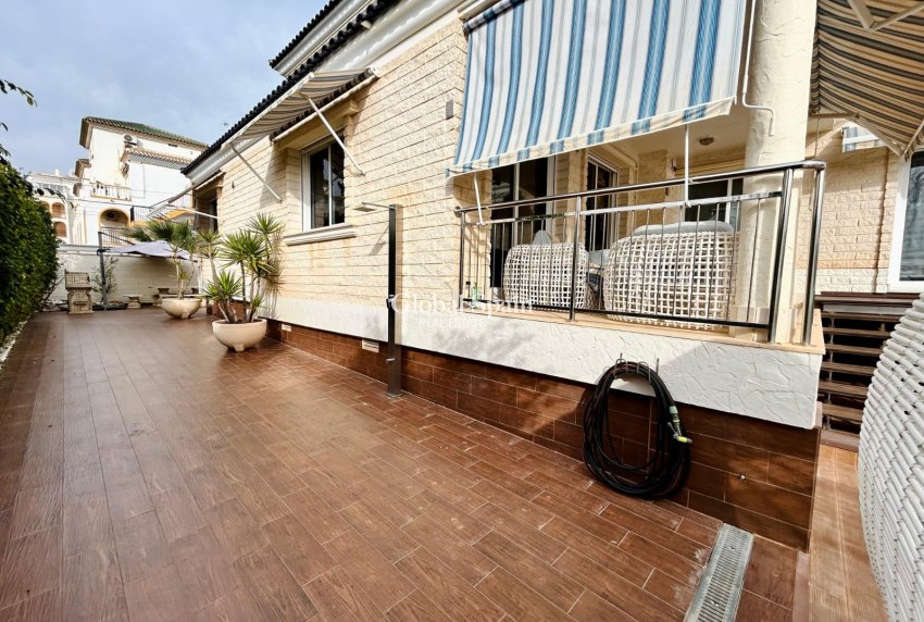 Venta - VILLA -
TORREVIEJA - Costa Blanca