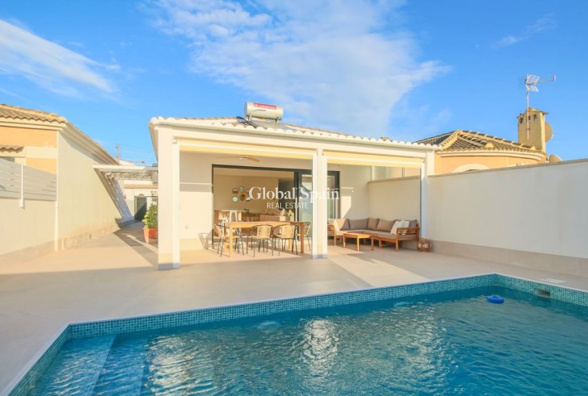 Venta - VILLA -
TORREVIEJA - Costa Blanca