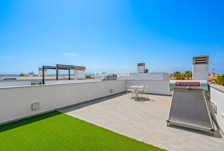Venta - VILLA -
TORREVIEJA - Costa Blanca