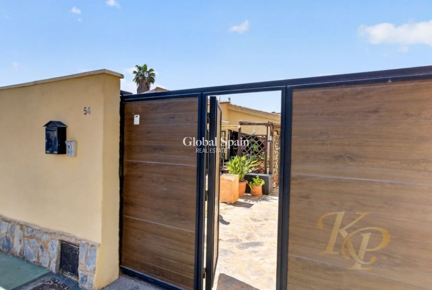 Venta - VILLA -
TORREVIEJA - Costa Blanca