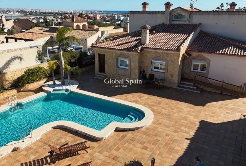 Venta - VILLA -
TORREVIEJA - Costa Blanca