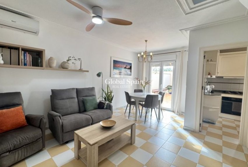 Venta - VILLA -
TORREVIEJA - Costa Blanca