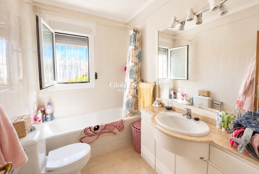 Venta - VILLA -
TORREVIEJA - Costa Blanca