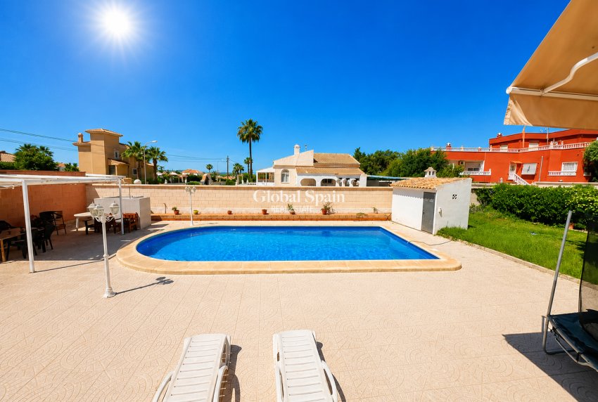 Venta - VILLA -
TORREVIEJA - Costa Blanca