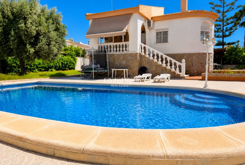 Venta - VILLA -
TORREVIEJA - Costa Blanca