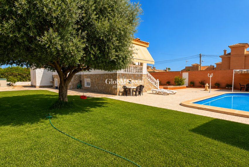 Venta - VILLA -
TORREVIEJA - Costa Blanca