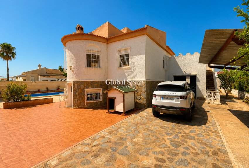 Venta - VILLA -
TORREVIEJA - Costa Blanca