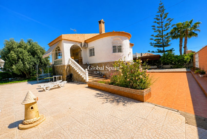 Venta - VILLA -
TORREVIEJA - Costa Blanca