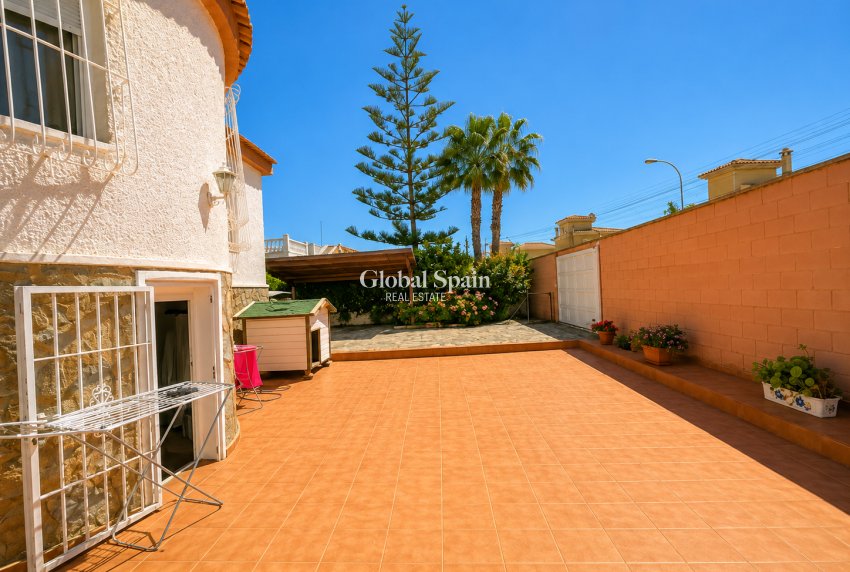 Venta - VILLA -
TORREVIEJA - Costa Blanca