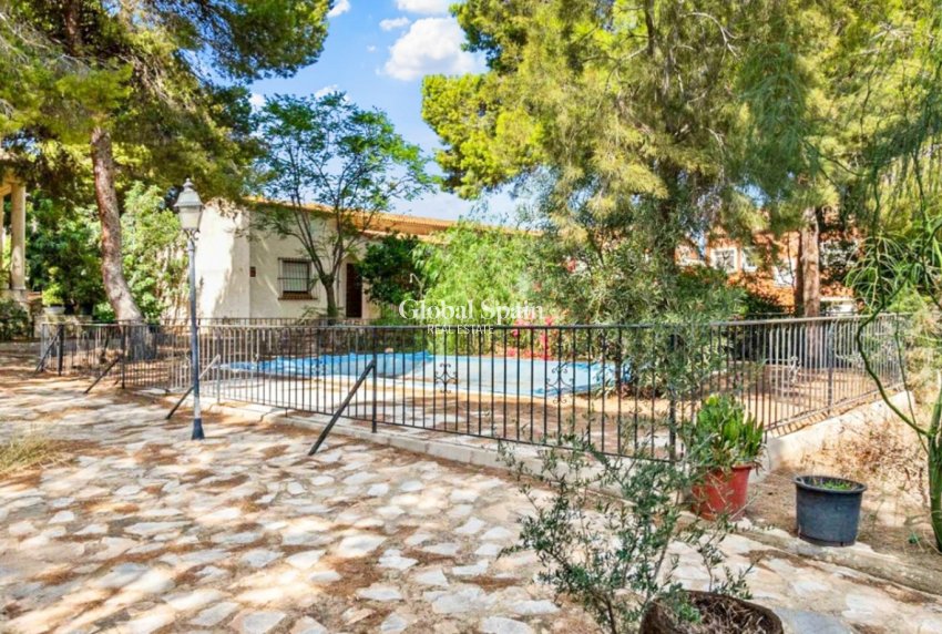 Venta - VILLA -
TORREVIEJA - Costa Blanca