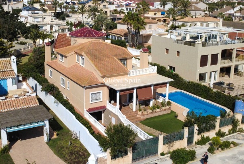 Venta - VILLA -
TORREVIEJA - Costa Blanca