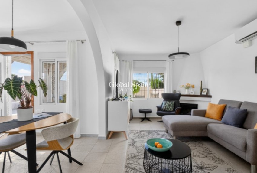 Venta - VILLA -
TORREVIEJA - Costa Blanca