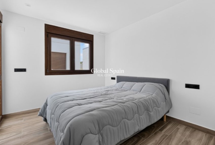 Venta - VILLA -
TORREVIEJA - Costa Blanca