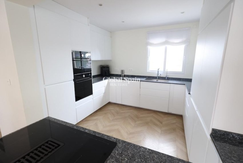 Venta - VILLA -
TORREVIEJA - Costa Blanca