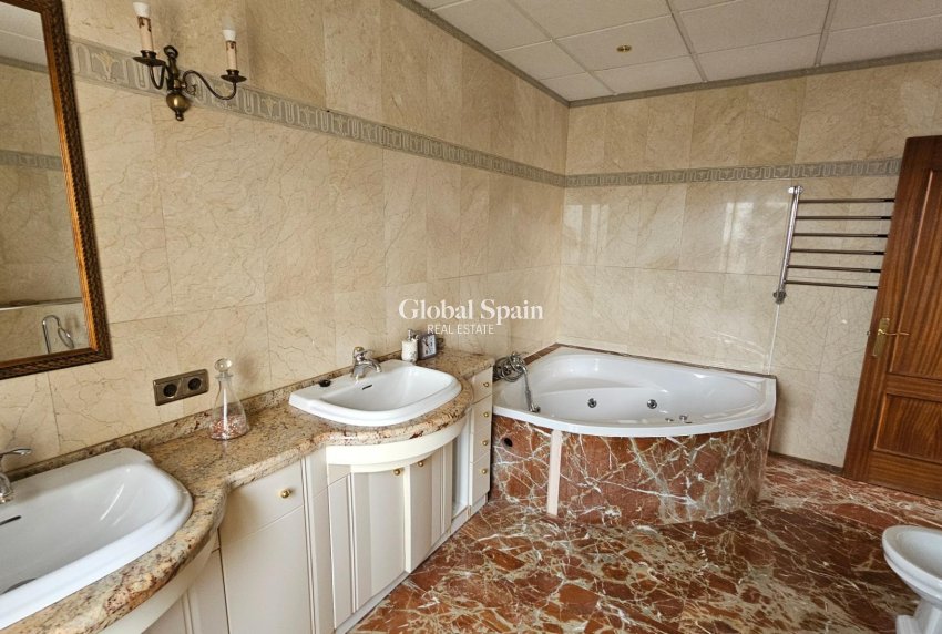 Venta - VILLA -
TORREVIEJA - El Chaparral