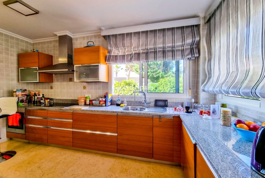 Venta - VILLA -
TORREVIEJA - La Mata