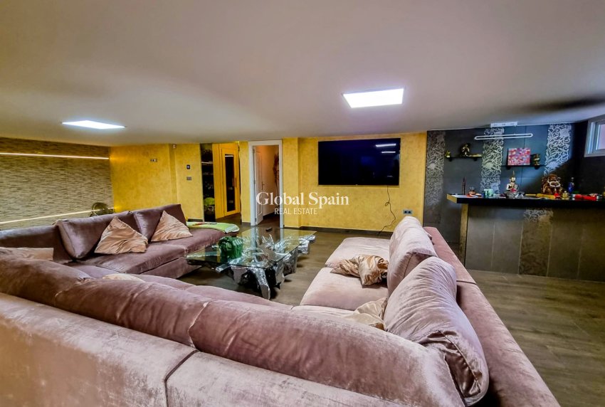 Venta - VILLA -
TORREVIEJA - La Mata