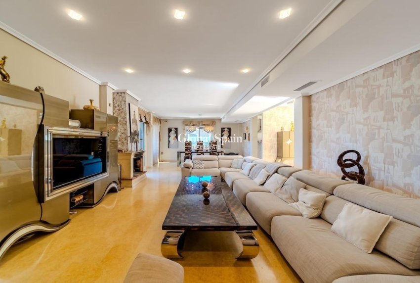 Venta - VILLA -
TORREVIEJA - La Mata