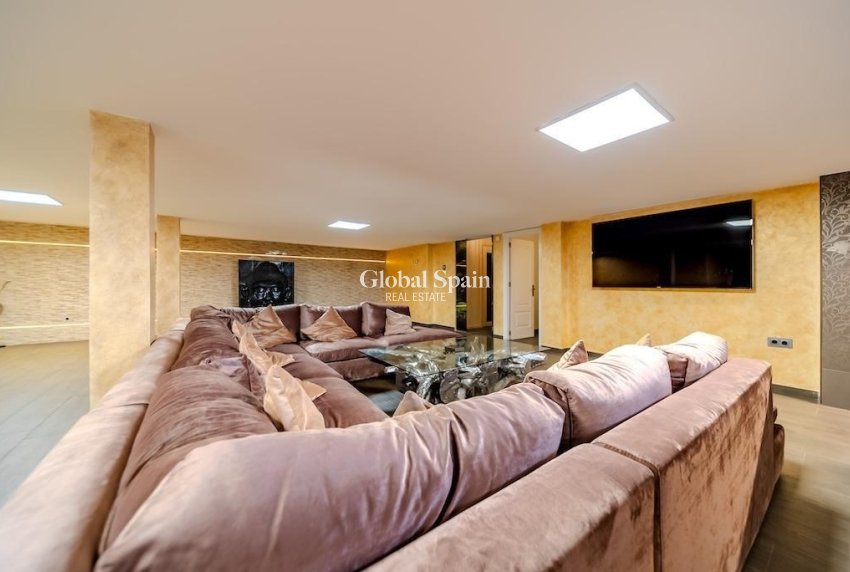 Venta - VILLA -
TORREVIEJA - La Mata