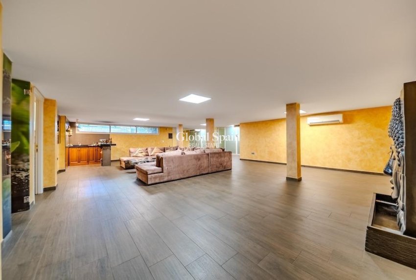 Venta - VILLA -
TORREVIEJA - La Mata