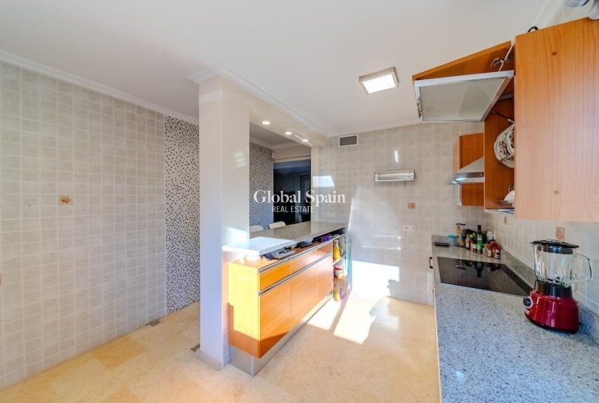 Venta - VILLA -
TORREVIEJA - La Mata