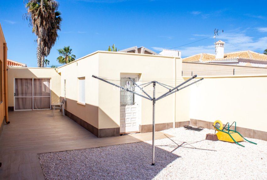 Venta - VILLA -
TORREVIEJA - La Siesta - El Salado - Torreta