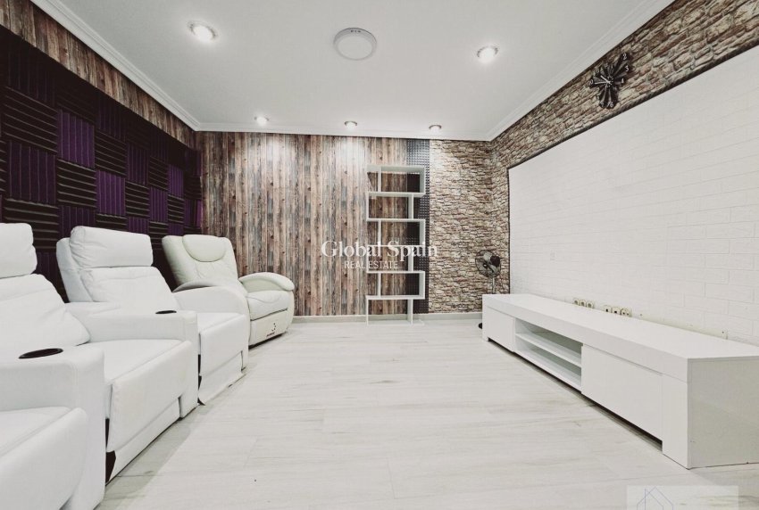 Venta - VILLA -
TORREVIEJA - La Siesta - El Salado - Torreta