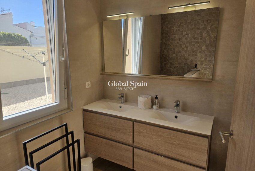 Venta - VILLA -
TORREVIEJA - La Siesta - El Salado - Torreta