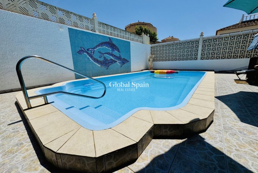 Venta - VILLA -
TORREVIEJA - La Siesta - El Salado - Torreta