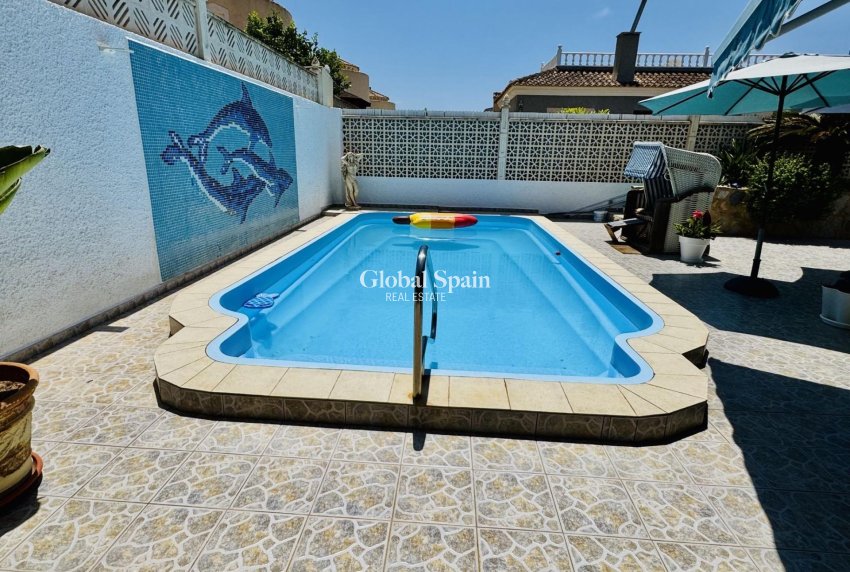 Venta - VILLA -
TORREVIEJA - La Siesta - El Salado - Torreta