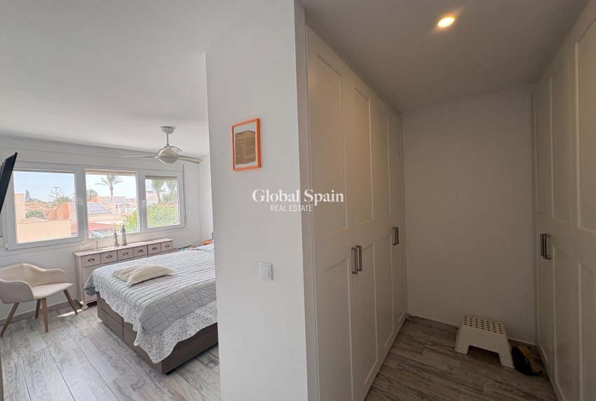 Venta - VILLA -
TORREVIEJA - La Siesta - El Salado - Torreta