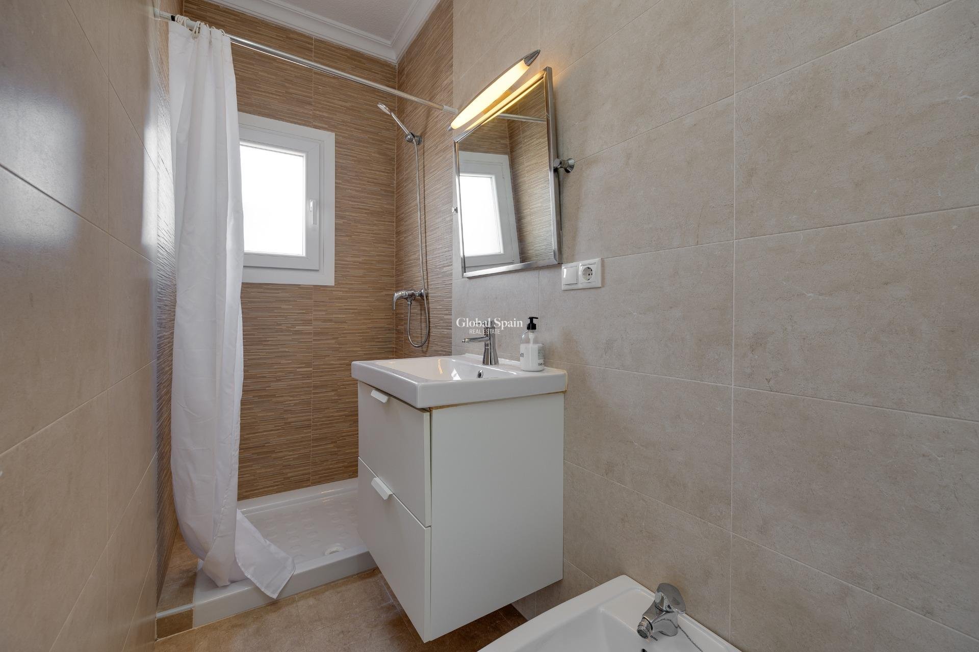 Venta - VILLA -
TORREVIEJA - La Siesta - El Salado - Torreta