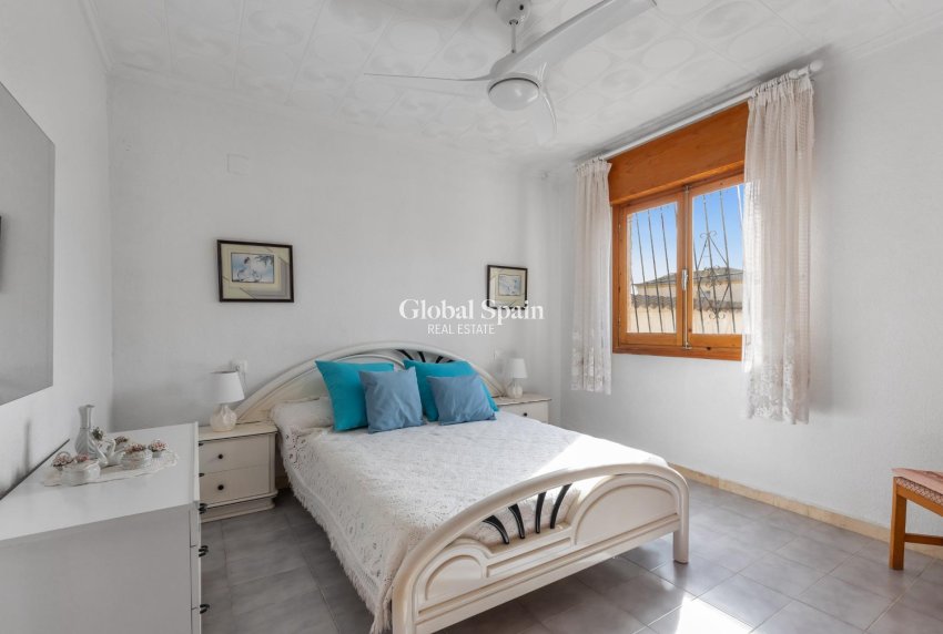 Venta - VILLA -
TORREVIEJA - La siesta