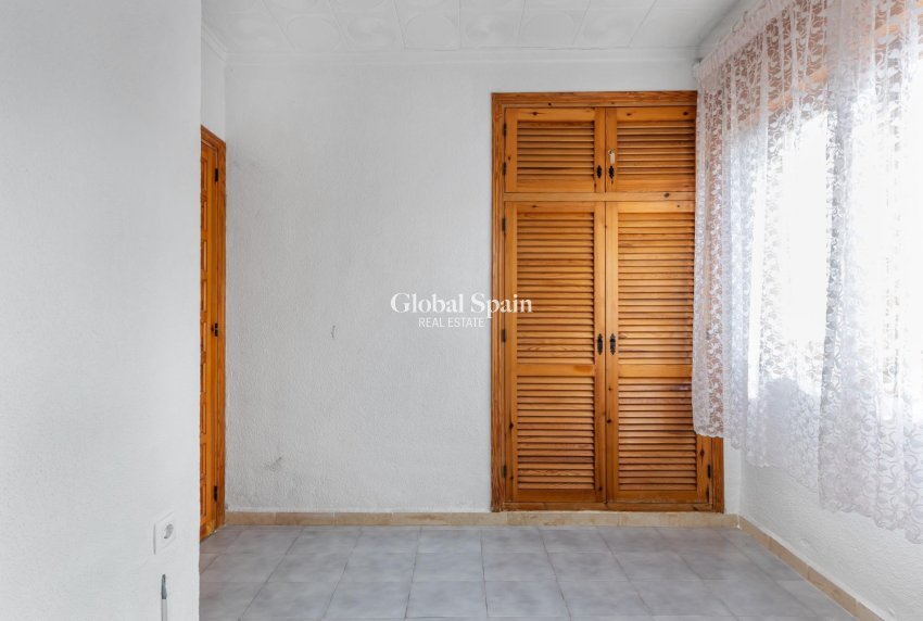 Venta - VILLA -
TORREVIEJA - La siesta