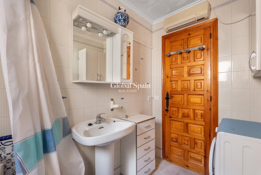 Venta - VILLA -
TORREVIEJA - La siesta