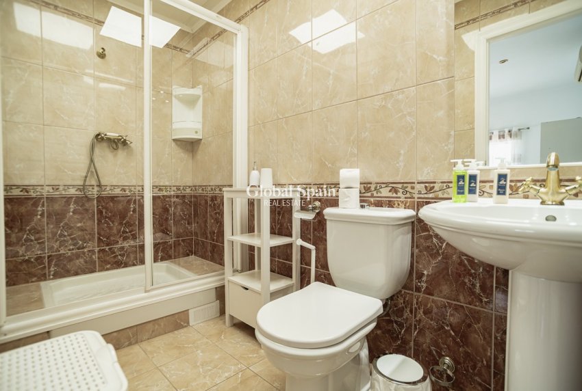 Venta - Villa -
TORREVIEJA - La Siesta